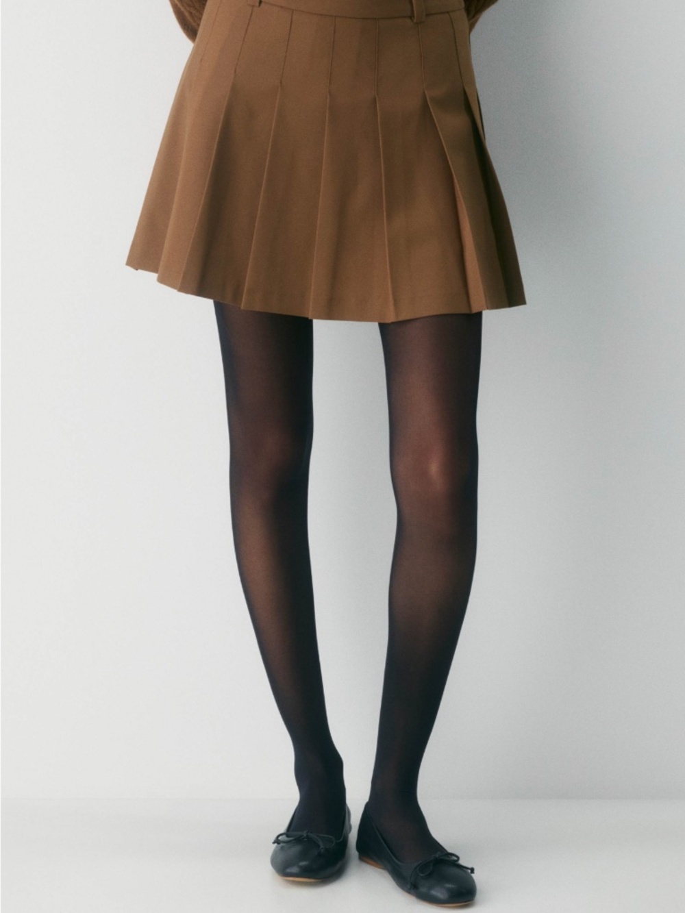 Aritzia / Sunday Best "Olive" Pleated Micro Skirt in Cognac, Sz 8